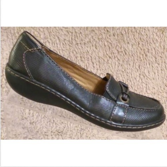 clarks womens leather loafers